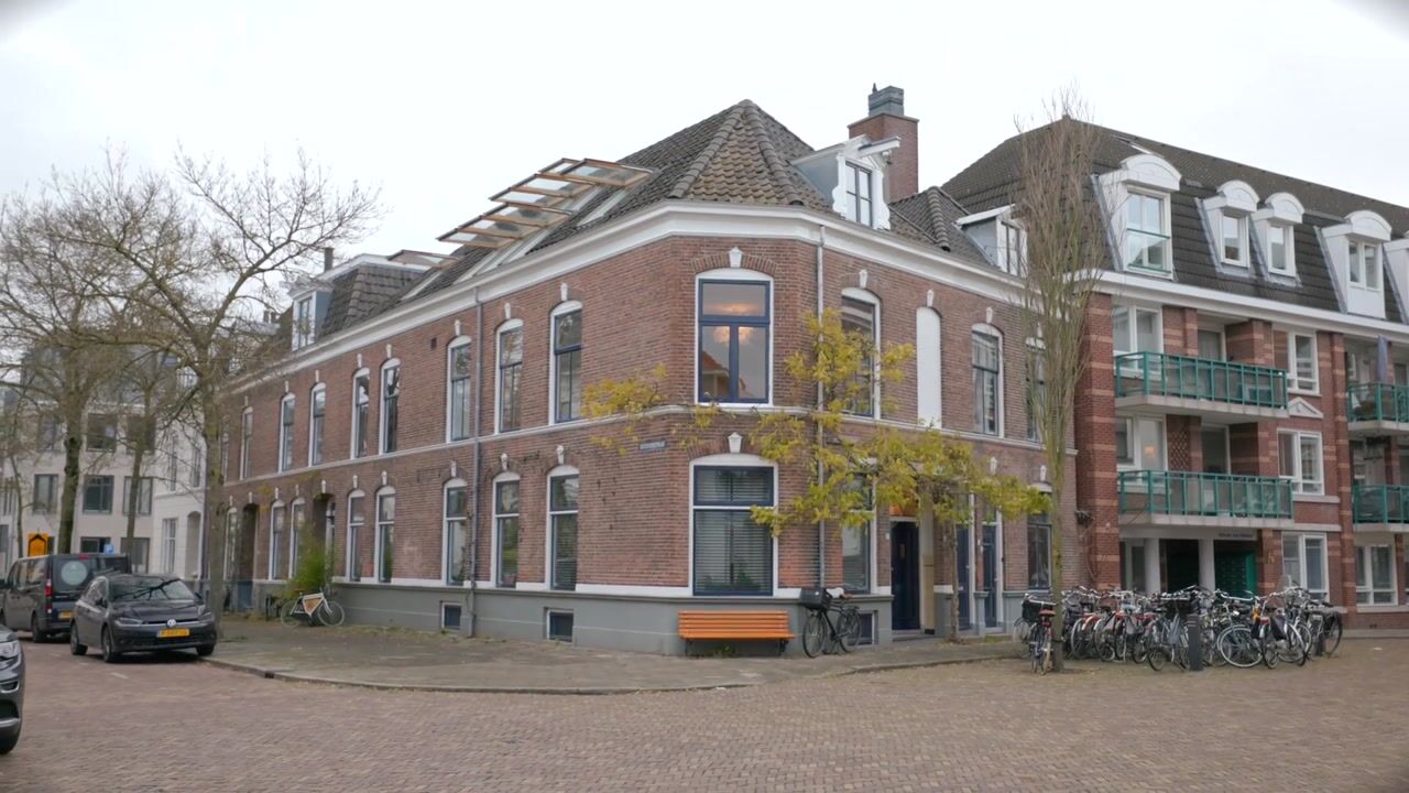 View video of Graaf van Burenstraat 8