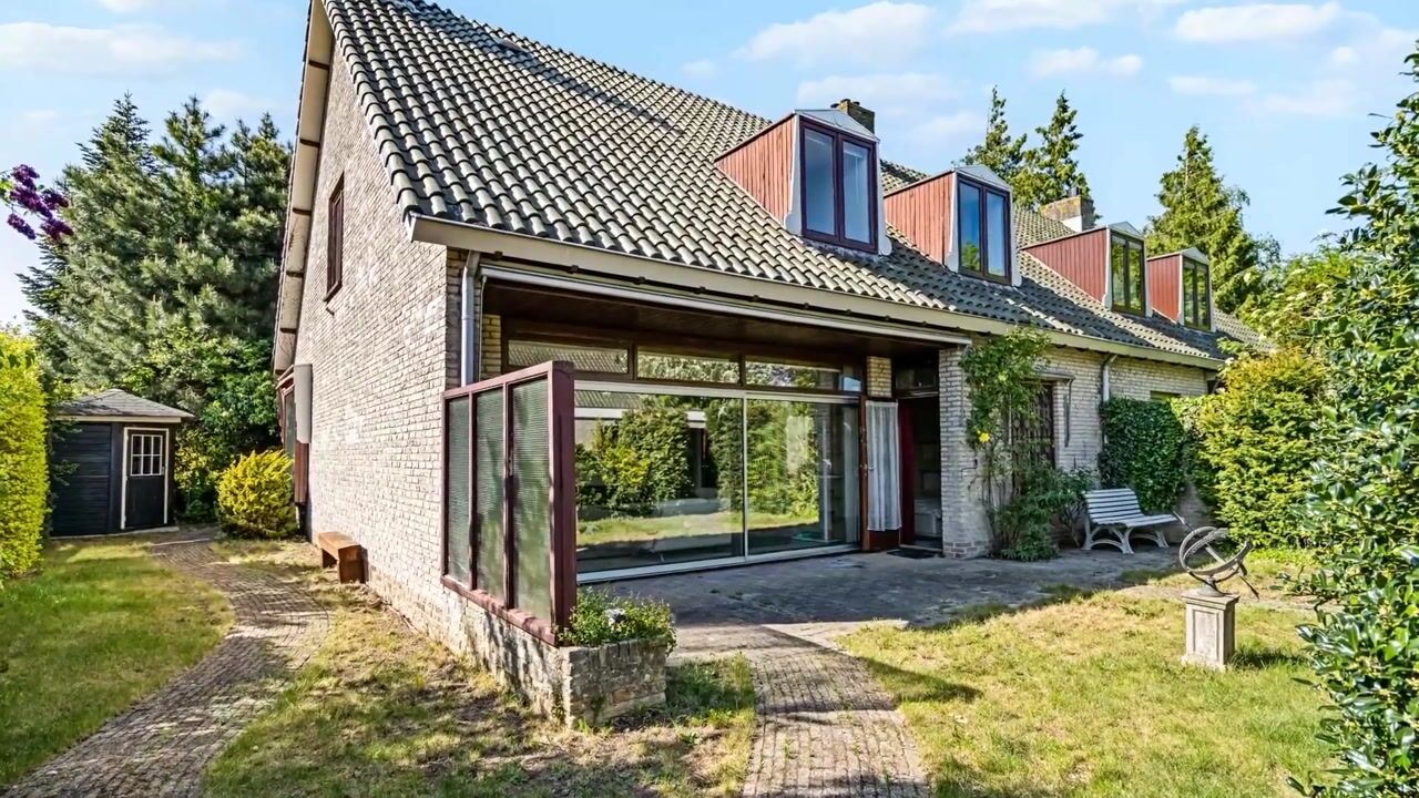 Video van Van Hamellaan 42