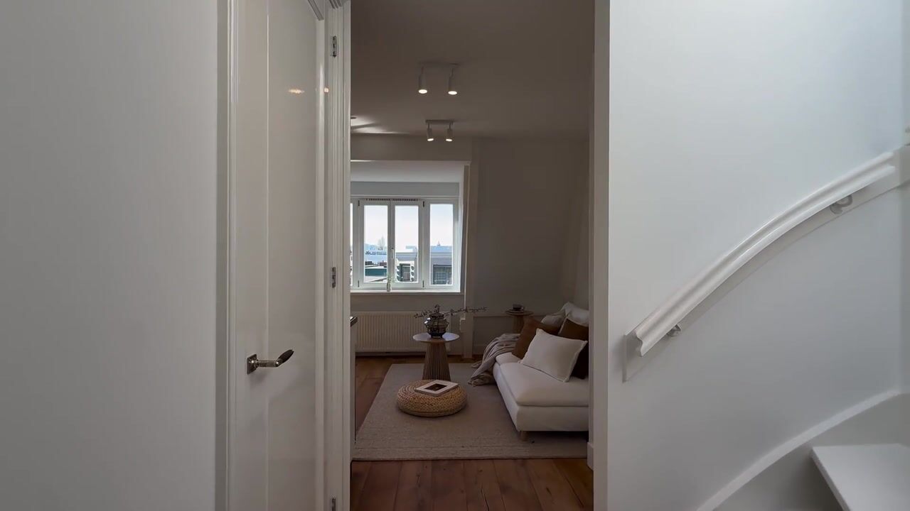 Video van Van Woustraat 123-4