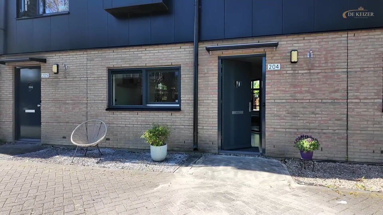 Video van Walter Kollolaan 204