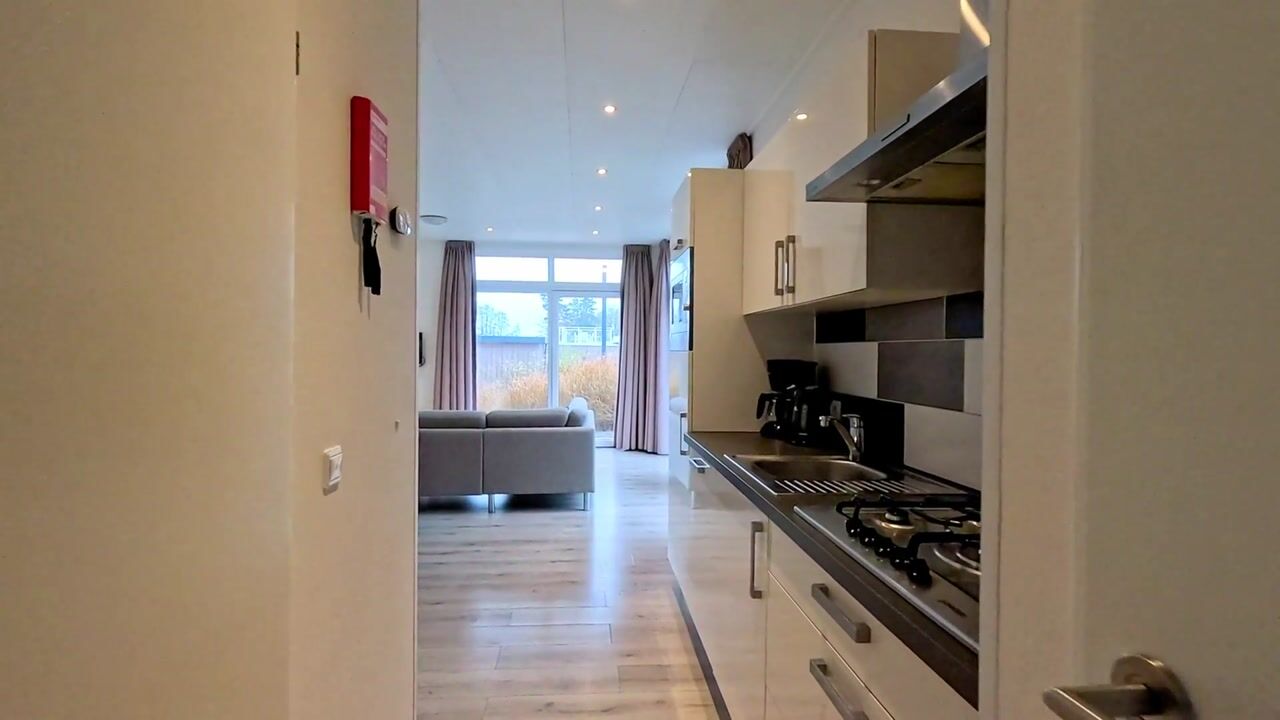 Video van Randmeerweg 8-115