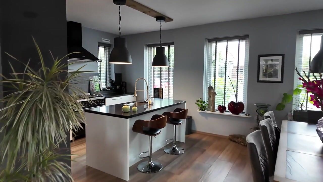 Video van Dorpsstraat 826
