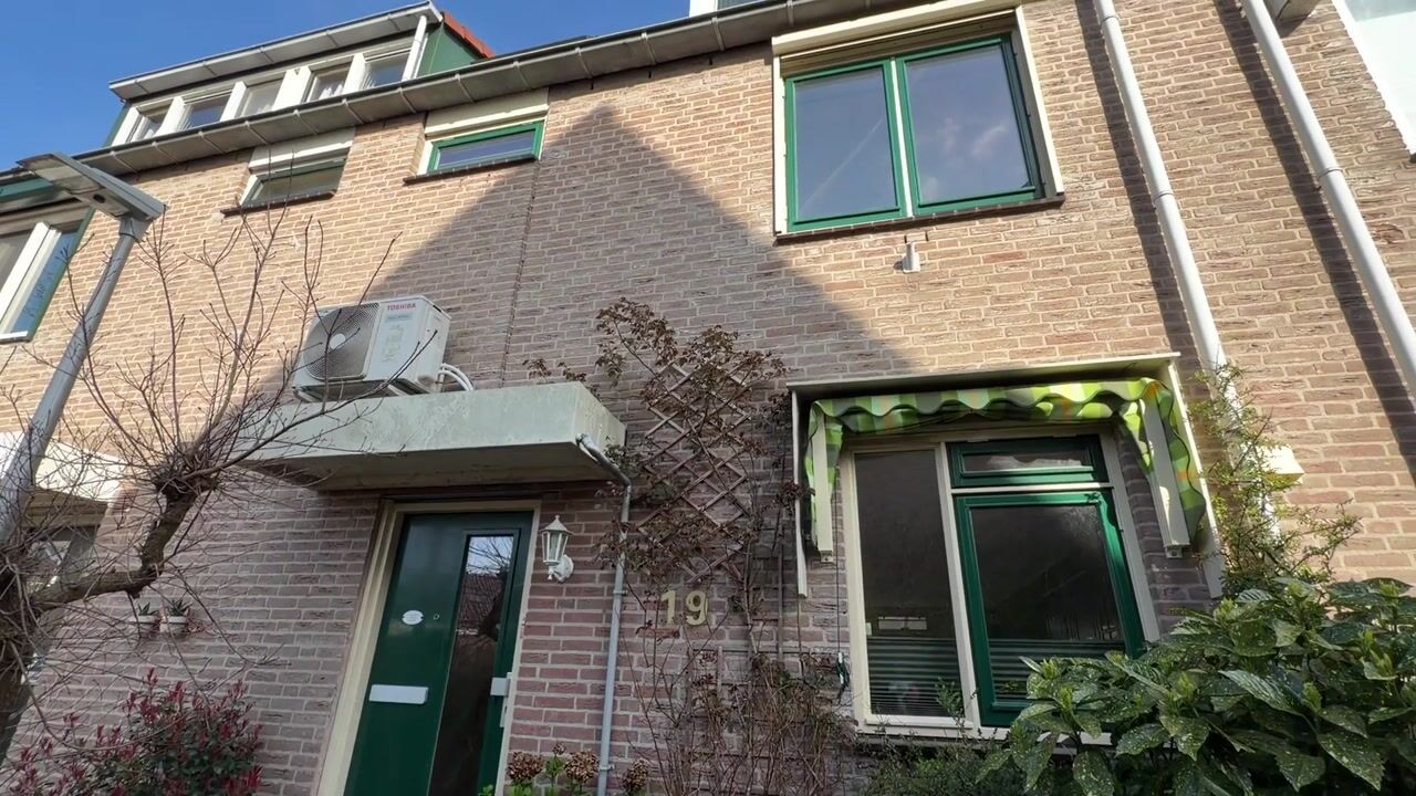 Video van Charlotte v Pallandtrade 19