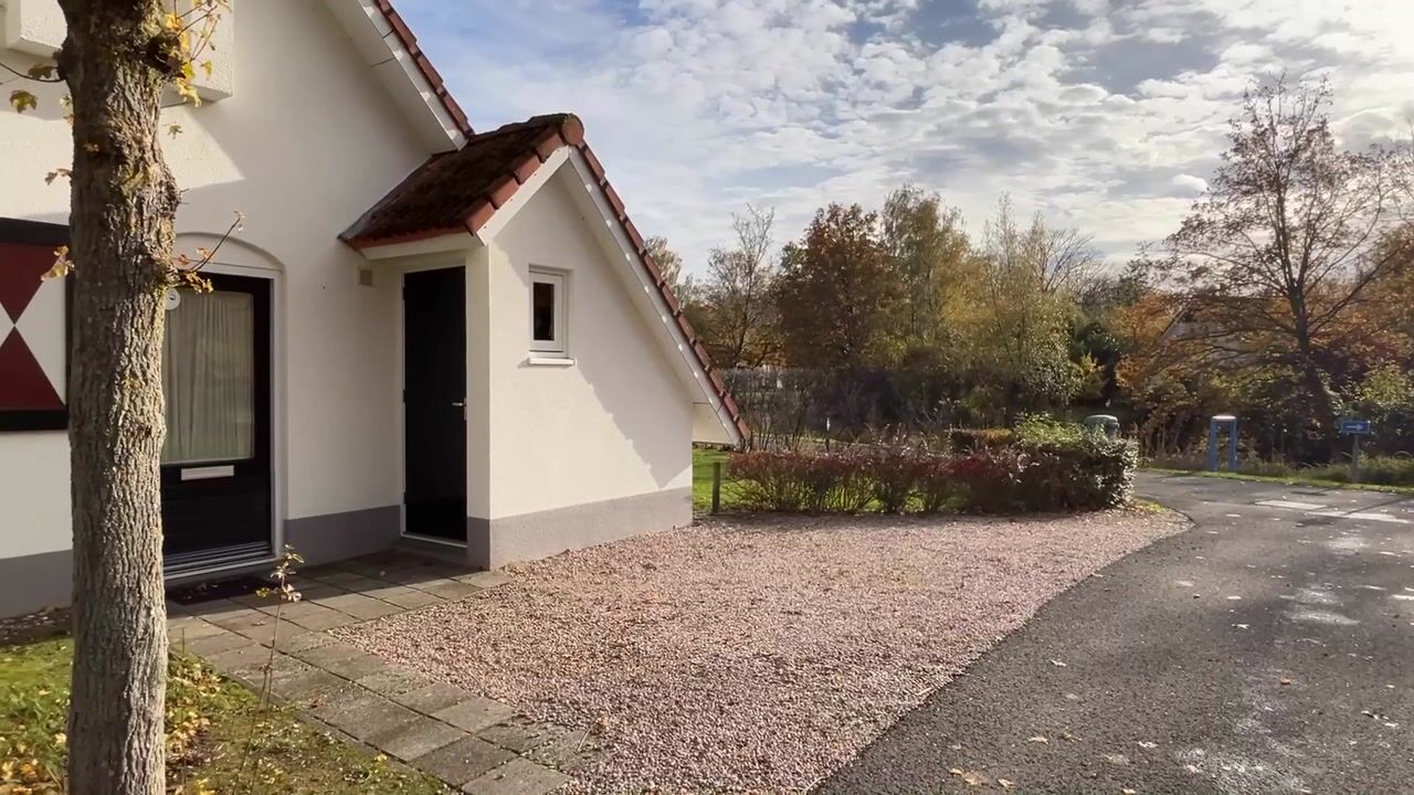 Video of Zwembadweg 1-028