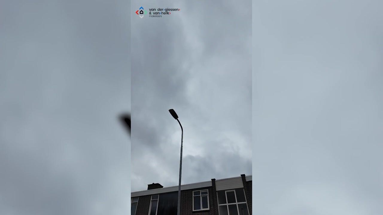 Video van Warmoeziersstraat 37