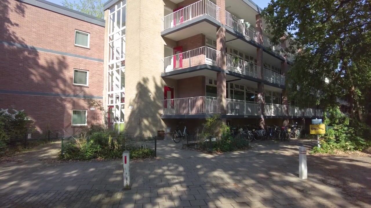 Video van Anna van Burenlaan 52