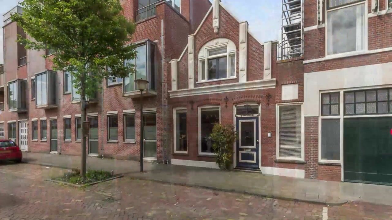 Bekijk video van Emmastraat 49