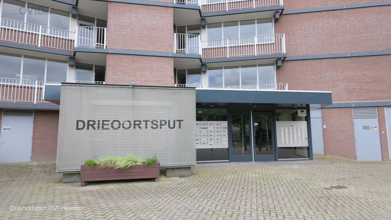 Video of Drieoortsput 107