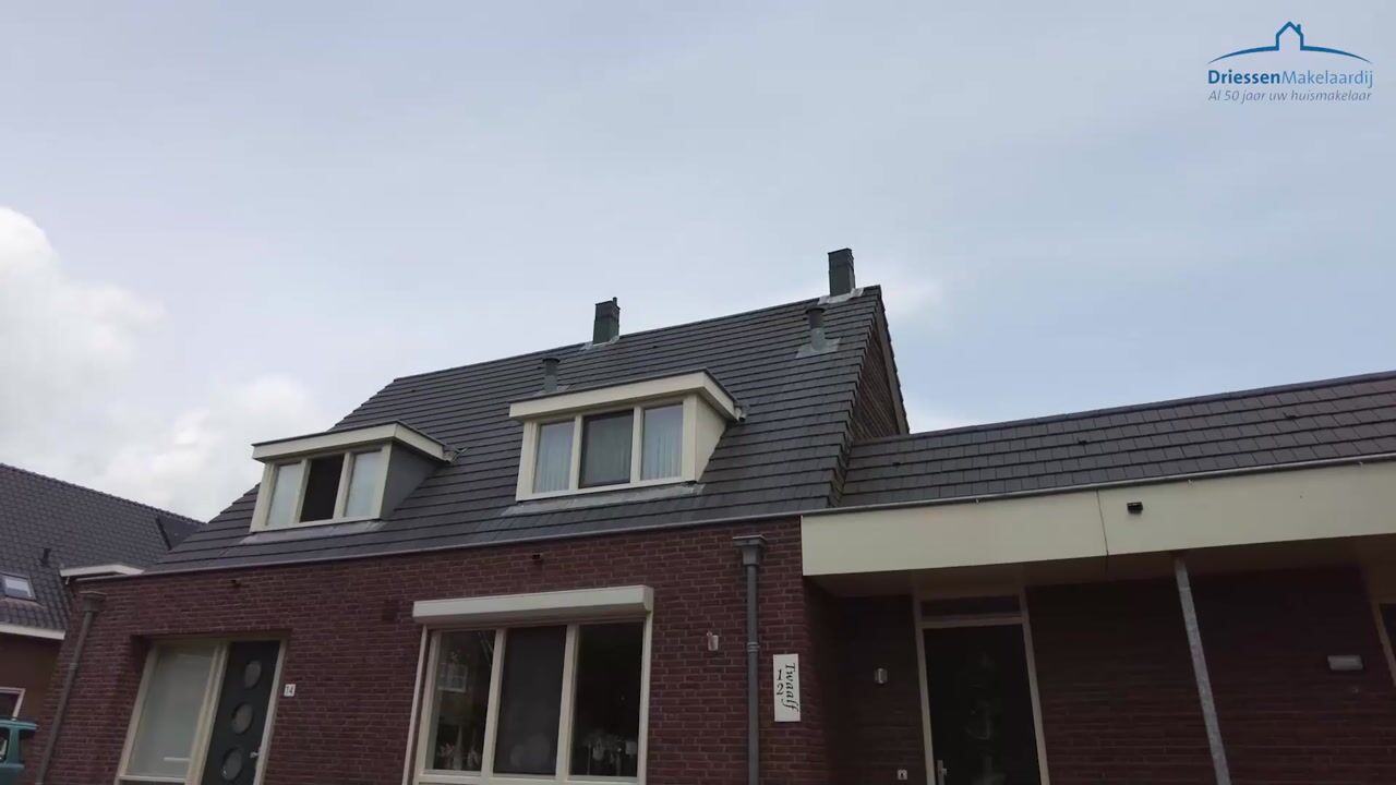 Video van den Bond 12