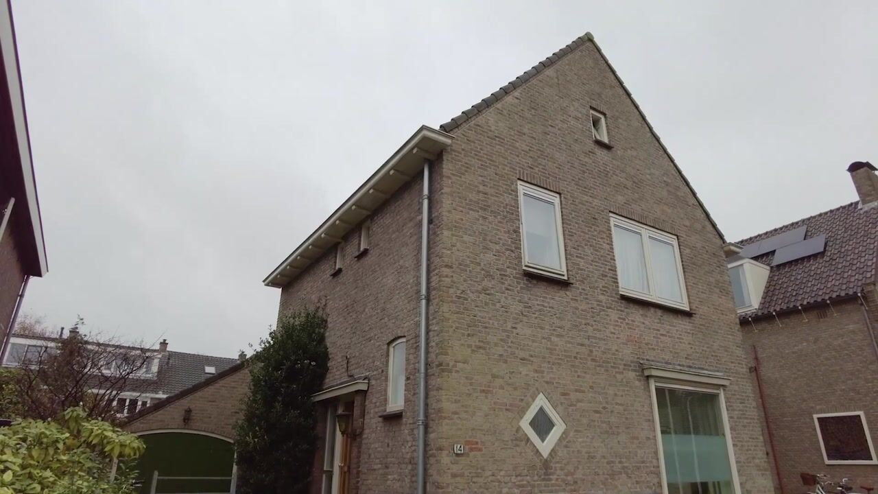 Bekijk video van Hobbemastraat 14