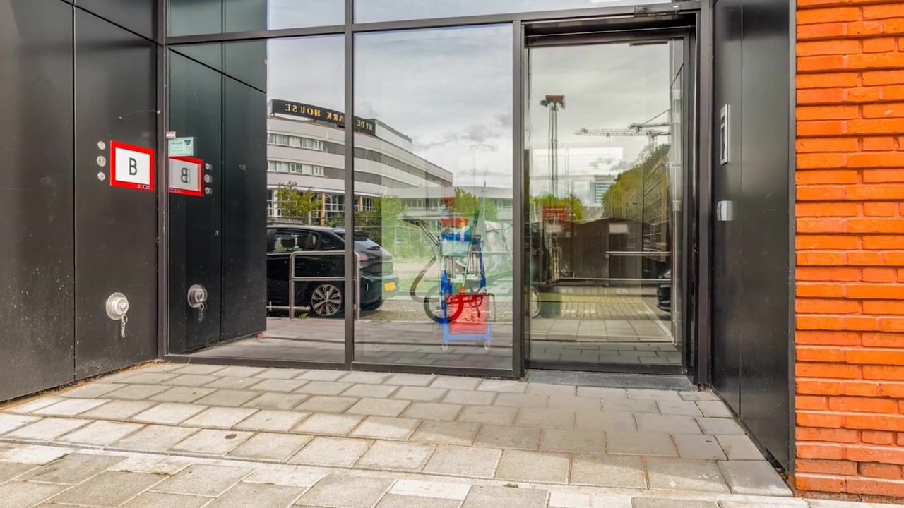 Video van Mies van der Rohestraat 141
