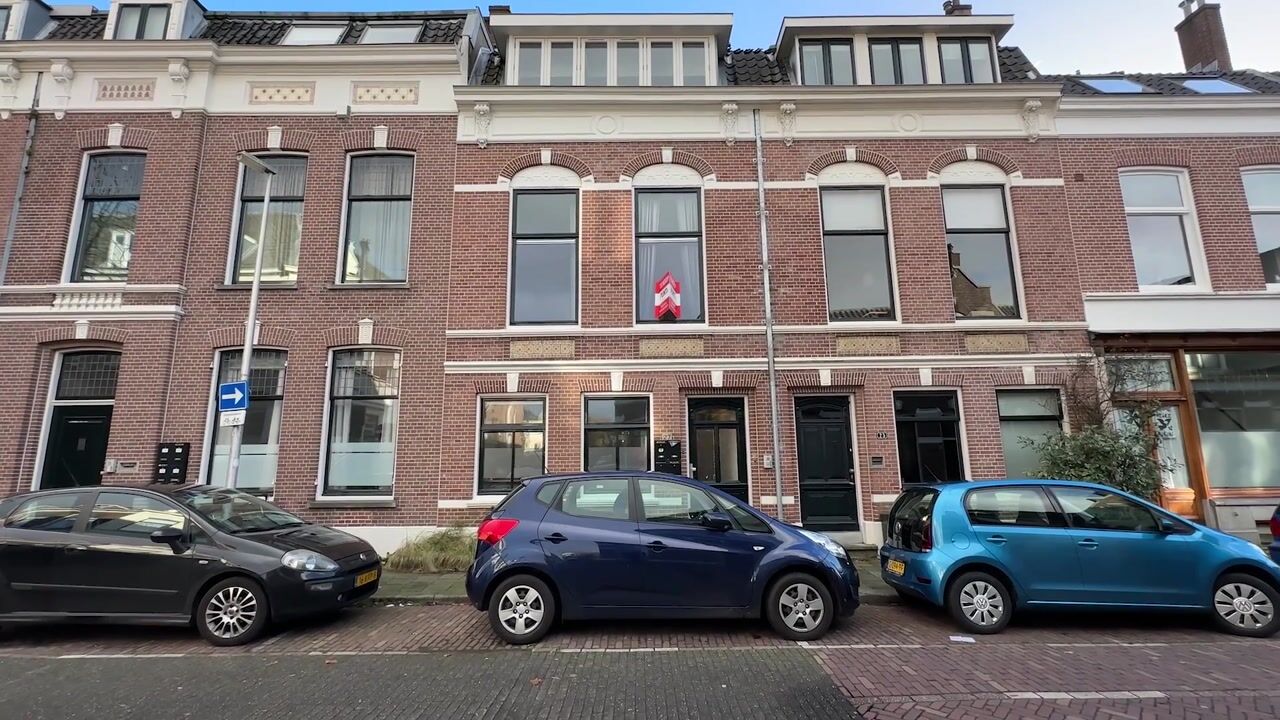 Bekijk video van Mgr. van de Weteringstraat 27-B